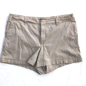 GAP size 18 khaki shorts